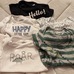 Bundle of 5 shirt sleeve onesies size 3-6 months